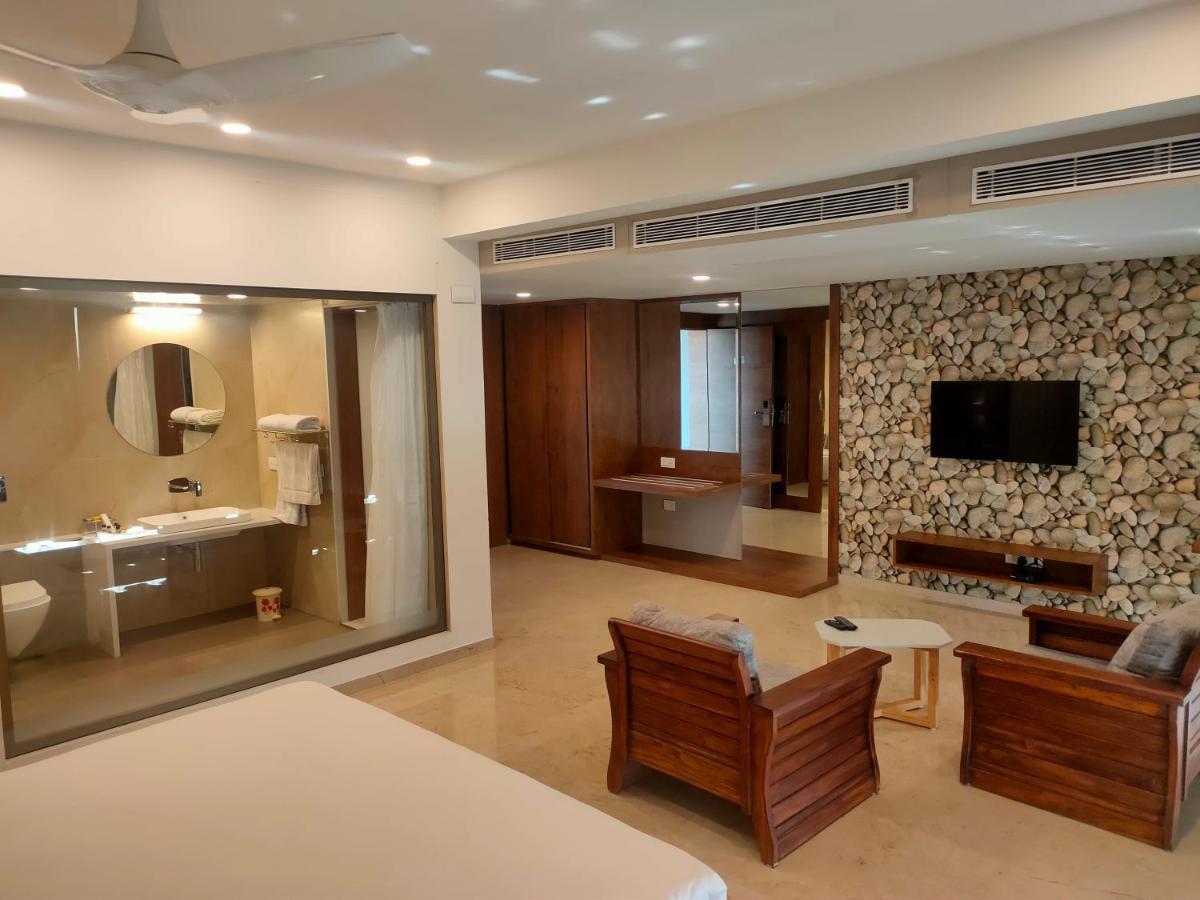 Vits The Somnath Gateway Hotel Exterior photo